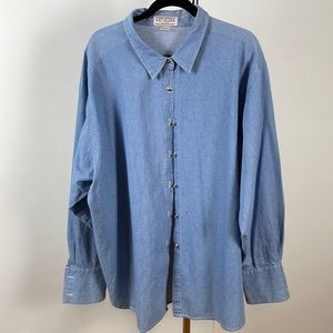 Light denim long sleeve shirt with cool buttons